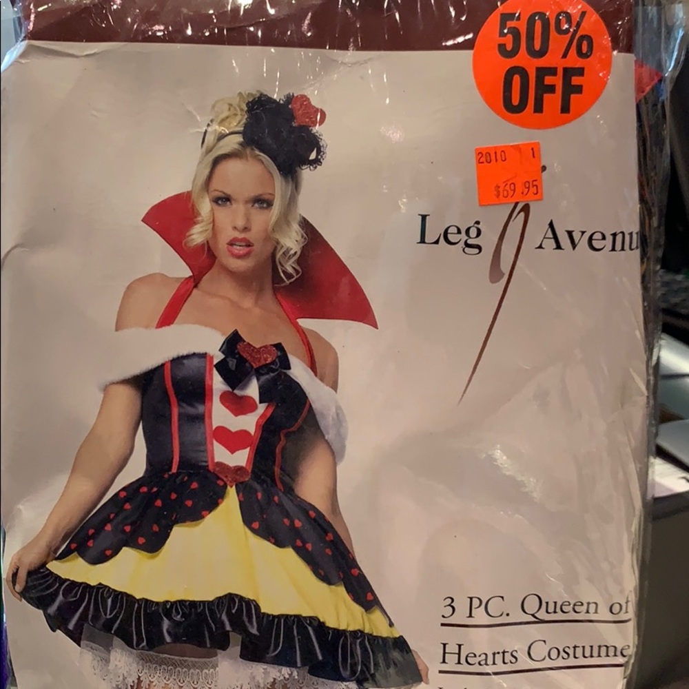 Queen if Hearts Women’s Costume